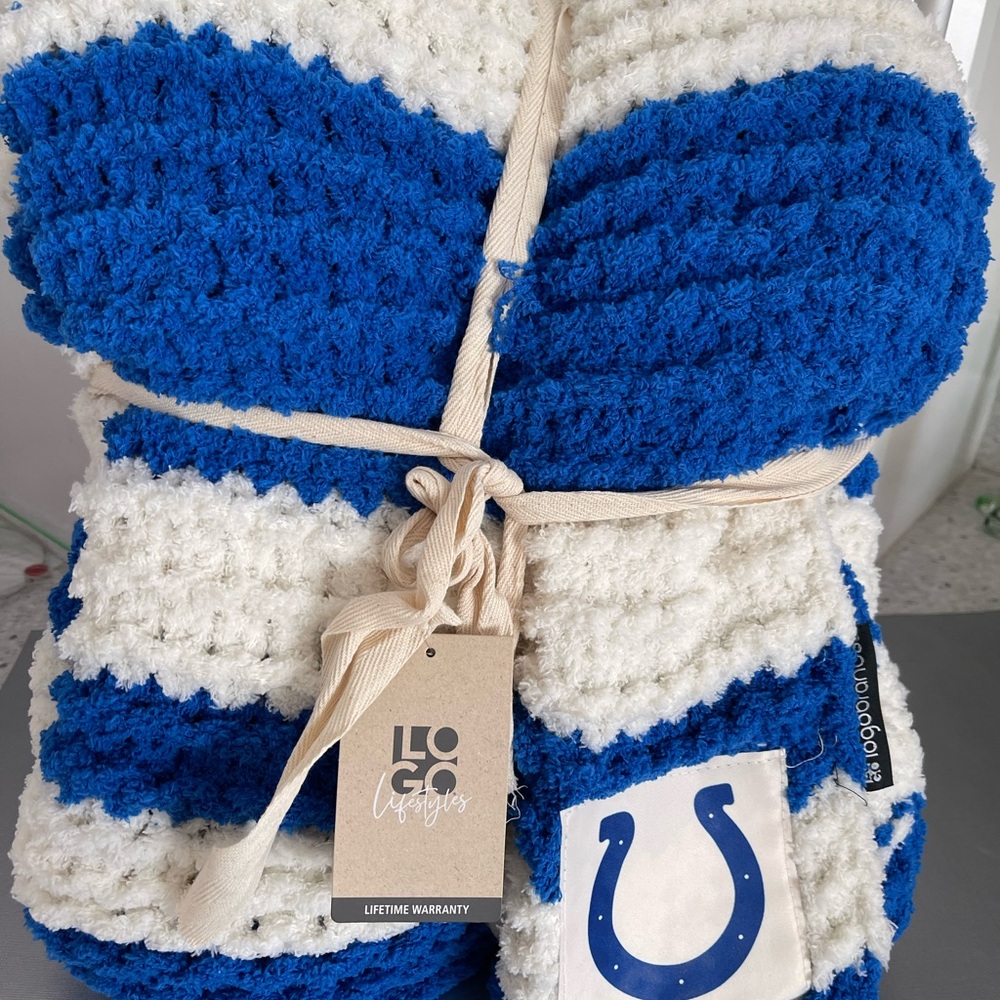 Indianapolis Colts Cable Knit Throw Blanket 50x60 Blue &White Striped  NFL - NEW